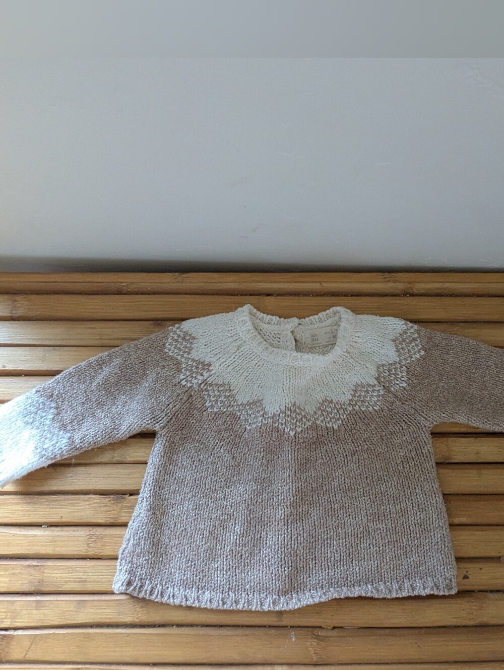 Zara baby sweater beige and cream sweater size 2-4 mo or 62 eu